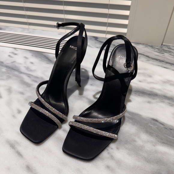 Mango Heels - Picture 1 of 2